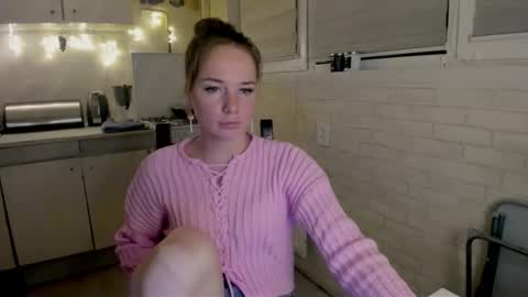 Snapshot of miss_you20 chatting on 10-28-25, 09:17 miss_you20 online show from 10-28-25, 09:17