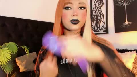 Snapshot of miss_zz chatting on 09-16-25, 06:20 miss_zz online show from 09-16-25, 06:20