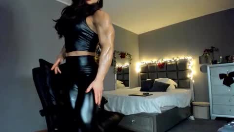 Alesyamuscledoll online show from 01-08-26, 09:50