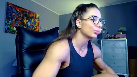 Alesyamuscledoll online show from 05-04-26, 06:59