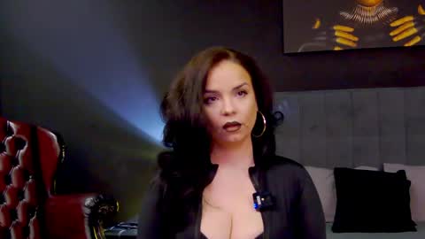 Snapshot of missalicereign chatting on 03-29-26, 04:45 AliceReign online show from 03-29-26, 04:45