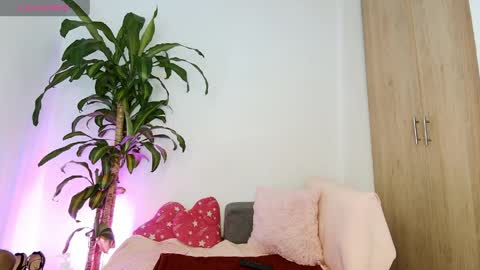 Snapshot of missangeldust chatting on 04-12-26, 06:35 missangeldust online show from 04-12-26, 06:35