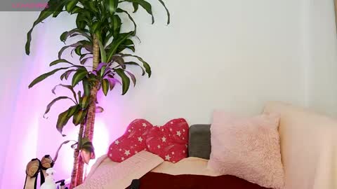 Snapshot of missangeldust chatting on 04-14-26, 02:06 missangeldust online show from 04-14-26, 02:06