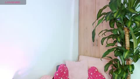 Snapshot of missangeldust chatting on 04-18-26, 12:25 missangeldust online show from 04-18-26, 12:25