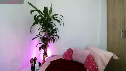 Snapshot of missangeldust chatting on 04-27-26, 03:10 missangeldust online show from 04-27-26, 03:10