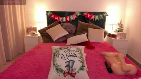 Snapshot of missangellina chatting on 12-19-24, 06:23 Angelina online show from 12-19-24, 06:23