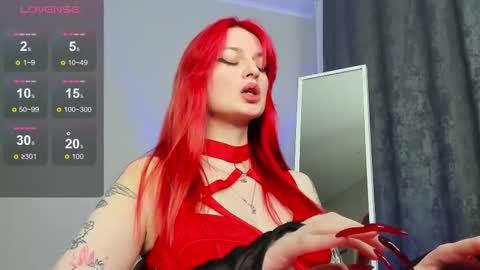 Snapshot of missbeldam chatting on 01-17-25, 10:45 Miss Beldam online show from 01-17-25, 10:45