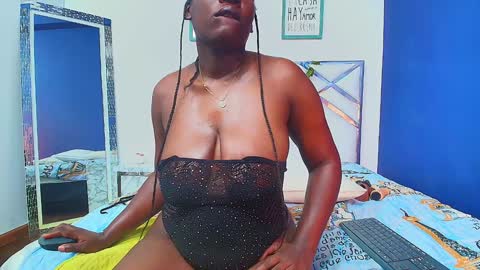 Snapshot of missbnasty_ chatting on 12-22-24, 06:59 Miss Evelyn online show from 12-22-24, 06:59