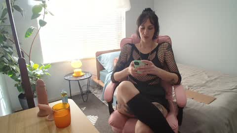 Snapshot of misscarmilla444 chatting on 03-29-26, 04:12 MissCarmilla444 online show from 03-29-26, 04:12