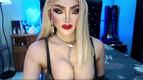 Snapshot of misschannel4sub chatting on 01-19-25, 09:34 PRIESTESS CHANNEL online show from 01-19-25, 09:34