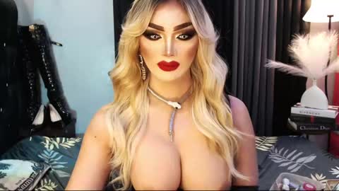 Snapshot of misschannel4sub chatting on 02-18-25, 01:21 PRIESTESS CHANNEL online show from 02-18-25, 01:21