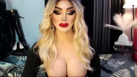 Snapshot of misschannel4sub chatting on 02-20-25, 11:54 PRIESTESS CHANNEL online show from 02-20-25, 11:54