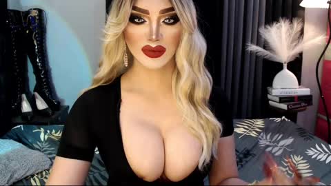 Snapshot of misschannel4sub chatting on 03-04-25, 09:00 PRIESTESS CHANNEL online show from 03-04-25, 09:00