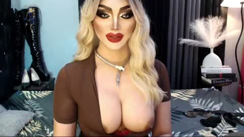 Snapshot of misschannel4sub chatting on 03-07-25, 10:32 PRIESTESS CHANNEL online show from 03-07-25, 10:32