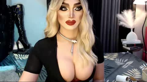 Snapshot of misschannel4sub chatting on 03-10-25, 01:01 PRIESTESS CHANNEL online show from 03-10-25, 01:01