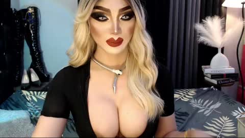 Snapshot of misschannel4sub chatting on 03-10-25, 04:17 PRIESTESS CHANNEL online show from 03-10-25, 04:17