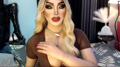 Snapshot of misschannel4sub chatting on 03-10-25, 09:40 PRIESTESS CHANNEL online show from 03-10-25, 09:40