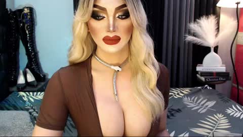 Snapshot of misschannel4sub chatting on 03-11-25, 12:44 PRIESTESS CHANNEL online show from 03-11-25, 12:44