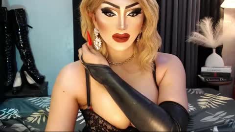 Snapshot of misschannel4sub chatting on 09-11-25, 12:44 PRIESTESS CHANNEL online show from 09-11-25, 12:44