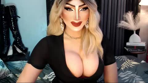 Snapshot of misschannel4sub chatting on 09-28-25, 08:36 PRIESTESS CHANNEL online show from 09-28-25, 08:36