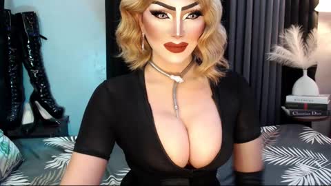 Snapshot of misschannel4sub chatting on 10-01-25, 11:33 PRIESTESS CHANNEL online show from 10-01-25, 11:33