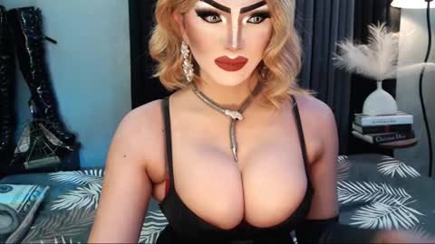 Snapshot of misschannel4sub chatting on 10-28-25, 12:25 PRIESTESS CHANNEL online show from 10-28-25, 12:25