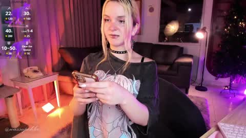 Chloe freelance model Please your thumbs up are important  online show from 12-04-24, 12:19