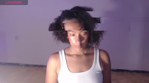 Snapshot of misscruzxz chatting on 10-24-25, 08:16 Donna di Diamanti online show from 10-24-25, 08:16