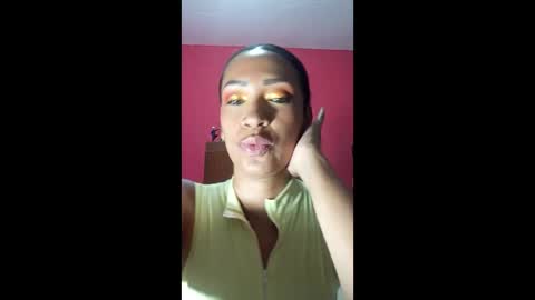 Snapshot of misscruzxz chatting on 06-02-26, 04:20 Donna di Diamanti online show from 06-02-26, 04:20