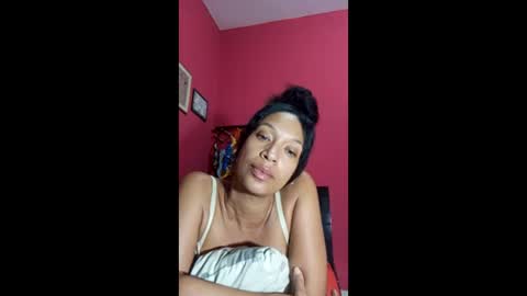Snapshot of misscruzxz chatting on 06-06-26, 02:16 Donna di Diamanti online show from 06-06-26, 02:16