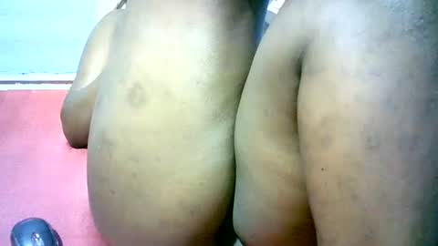 Snapshot of misscuteberry chatting on 02-04-25, 07:11 VAL online show from 02-04-25, 07:11