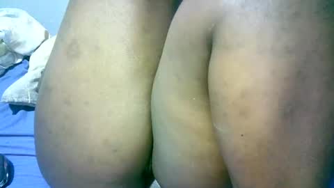 Snapshot of misscuteberry chatting on 02-07-25, 05:51 VAL online show from 02-07-25, 05:51