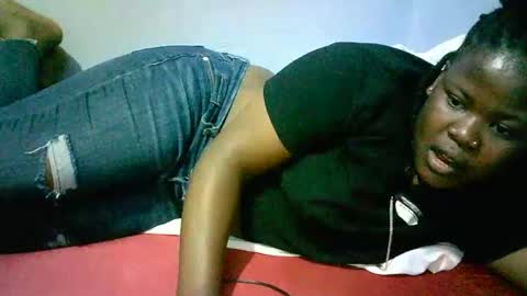Snapshot of misscuteberry chatting on 02-16-25, 06:43 VAL online show from 02-16-25, 06:43