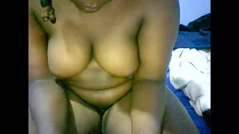 Snapshot of misscuteberry chatting on 02-18-25, 05:10 VAL online show from 02-18-25, 05:10