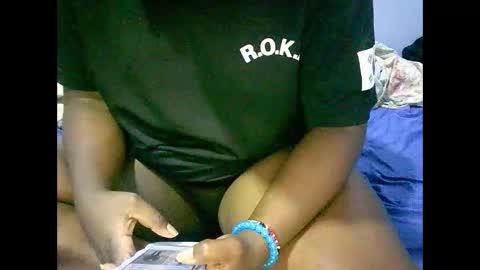 Snapshot of misscuteberry chatting on 02-19-25, 05:38 VAL online show from 02-19-25, 05:38