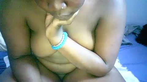 Snapshot of misscuteberry chatting on 02-27-25, 09:32 VAL online show from 02-27-25, 09:32