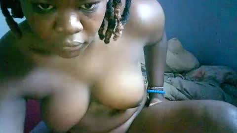 Snapshot of misscuteberry chatting on 03-07-25, 05:08 VAL online show from 03-07-25, 05:08