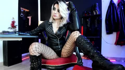 Missdarklady online show from 12-17-24, 12:34
