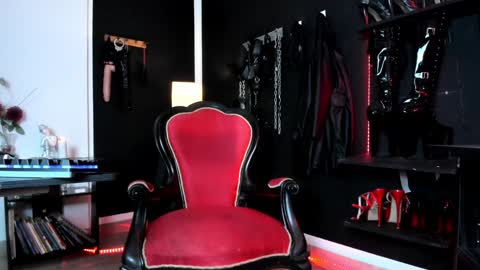 Missdarklady online show from 01-06-25, 10:15