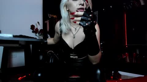 Missdarklady online show from 01-22-25, 01:31