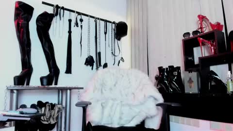 Missdarklady online show from 05-01-26, 12:37