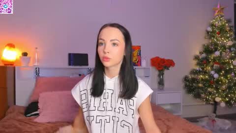 Hello dear my name Elisa online show from 12-17-25, 09:54