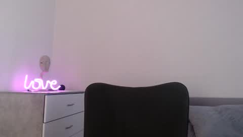 EMMA online show from 12-20-25, 11:50