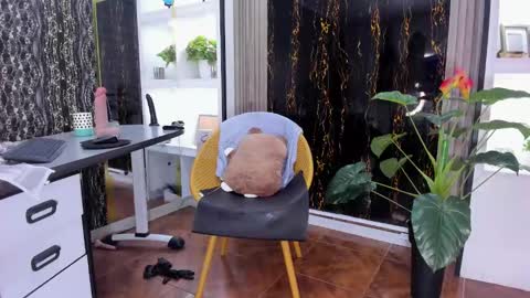 Escarlet online show from 02-21-25, 05:46