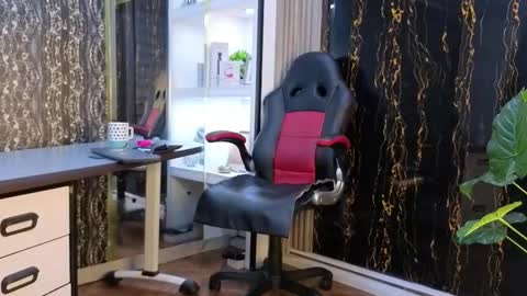 Escarlet online show from 09-30-25, 02:49