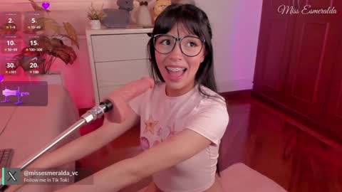 Snapshot of missesmeralda chatting on 01-25-25, 12:58 Julieta Arboleda but i like call me esme online show from 01-25-25, 12:58