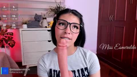 Snapshot of missesmeralda chatting on 03-06-25, 02:09 Julieta Arboleda but i like call me esme online show from 03-06-25, 02:09