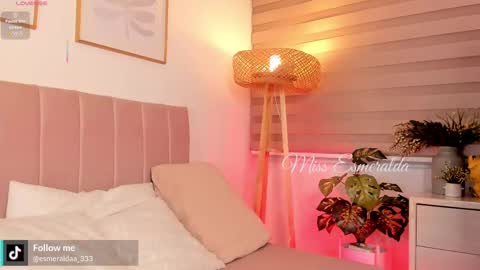 Snapshot of missesmeralda chatting on 09-25-25, 09:51 Julieta Arboleda but i like call me esme online show from 09-25-25, 09:51