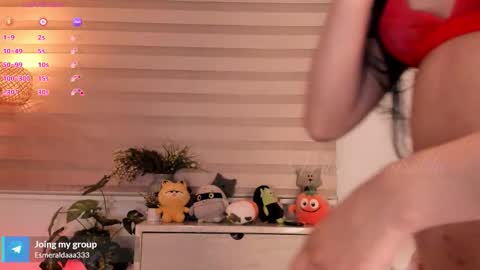 Snapshot of missesmeralda chatting on 10-30-25, 09:59 Julieta Arboleda but i like call me esme online show from 10-30-25, 09:59