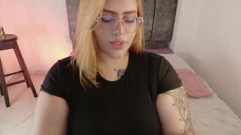 missevans_ online show from 04-01-26, 03:09